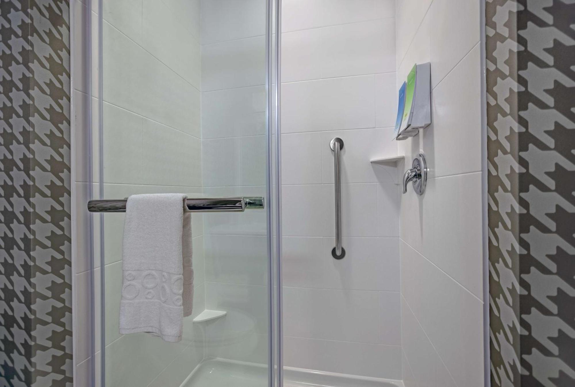 Home2 Suites By Hilton Richmond Buitenkant foto